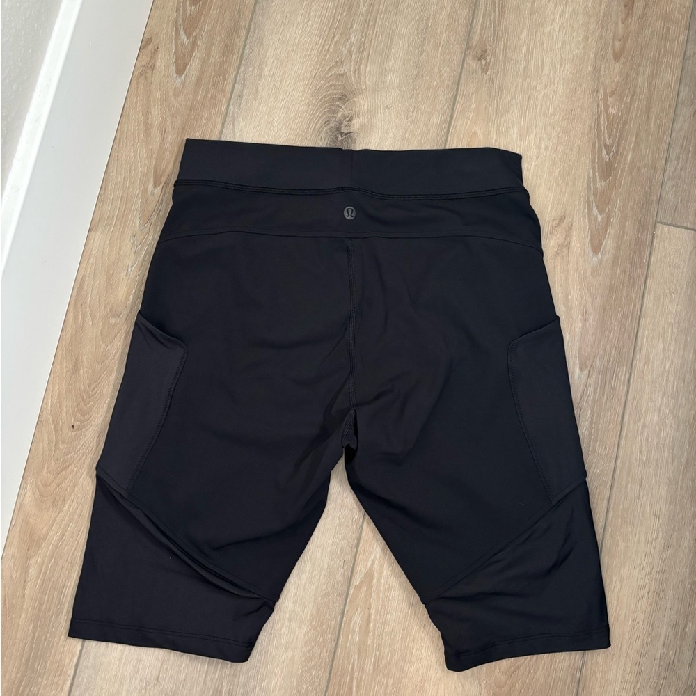 Lululemon black biker shorts